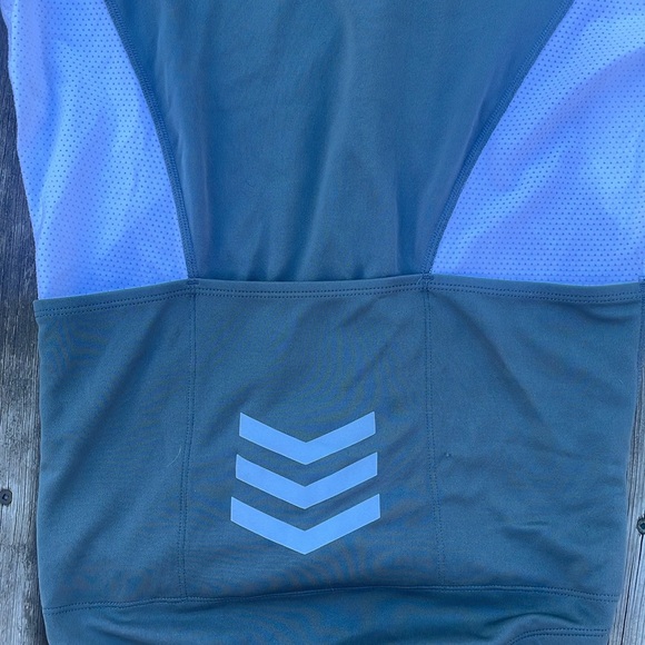 Lululemon Athletica cycling jersey Made in Canada - Picture 8 of 8